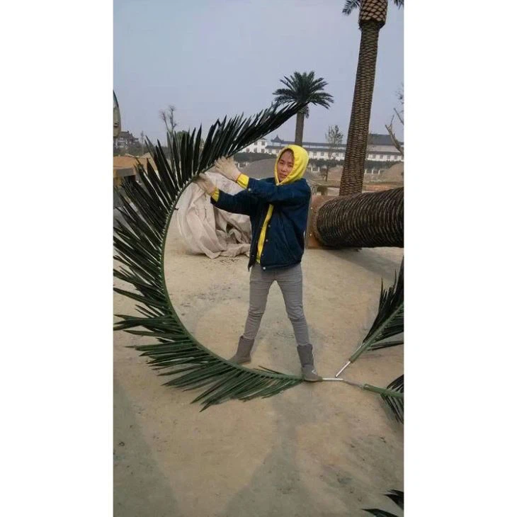 Outdoor Decorative Artificial Date Palm Tree